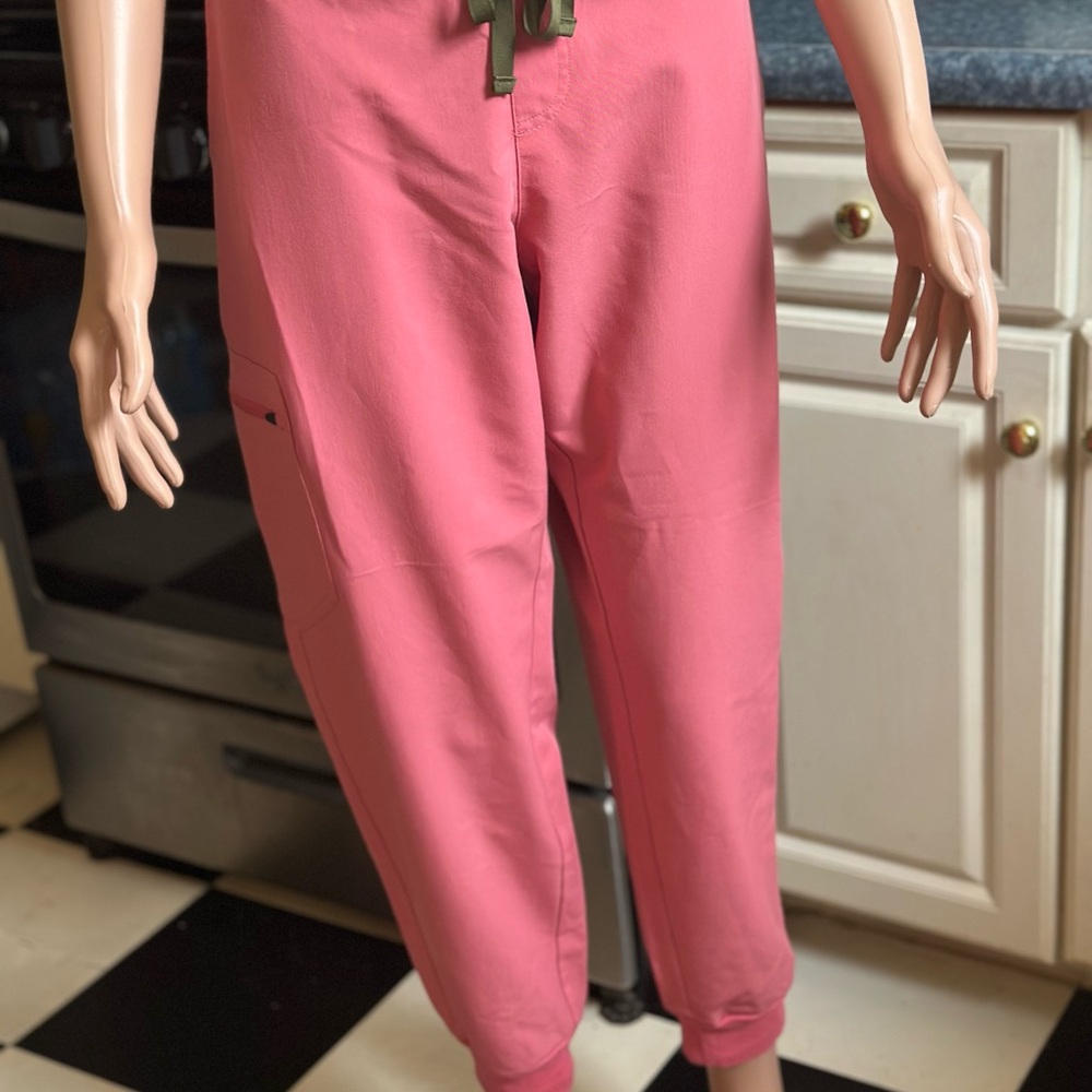 FIGS Beat it PINK SCRUB joggers PANTS XL